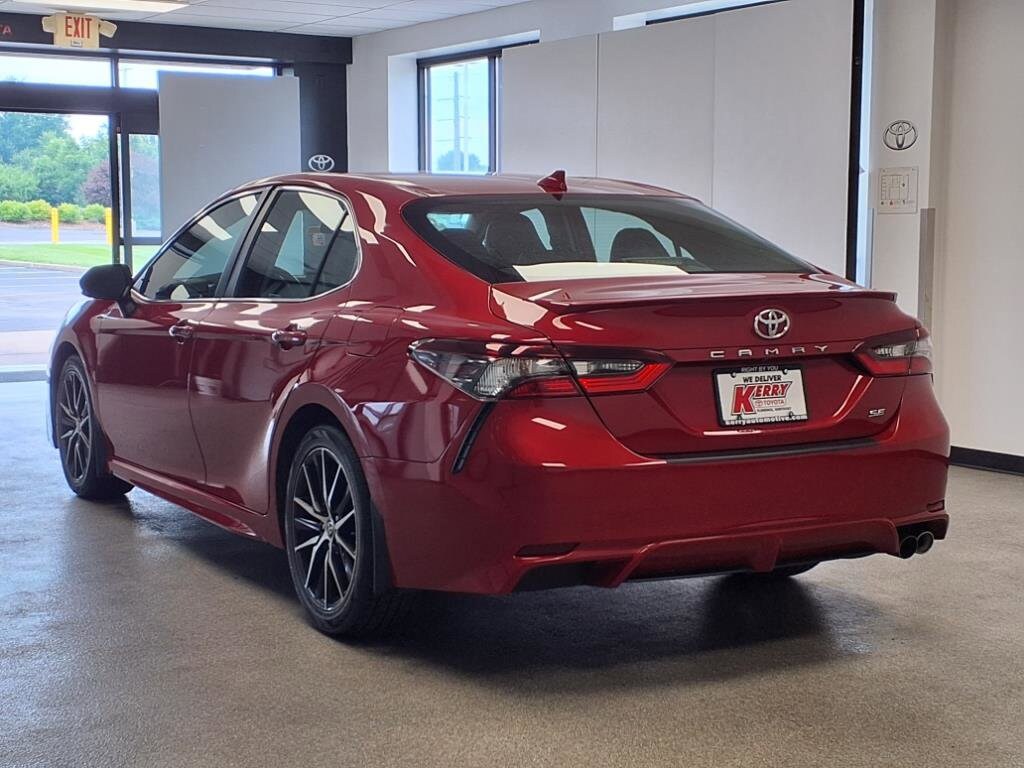 2023 Toyota Camry SE photo 3