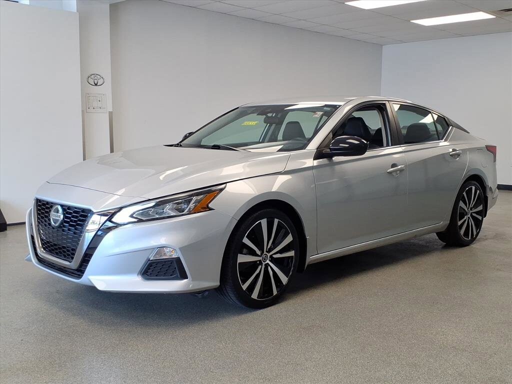 2020 Nissan Altima 2.5 SR photo 2