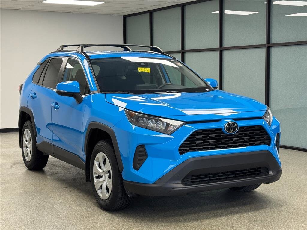 2019 Toyota RAV4 LE photo 4