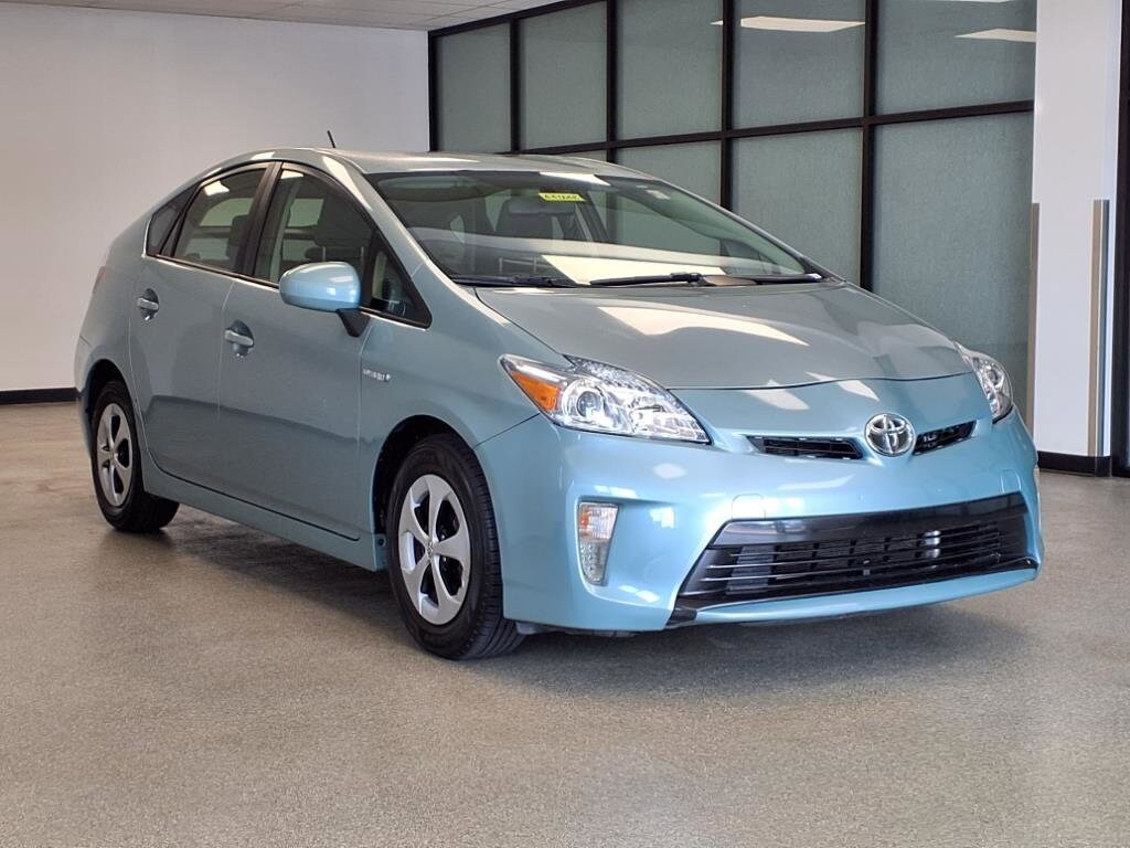 2013 Toyota Prius Two photo 4