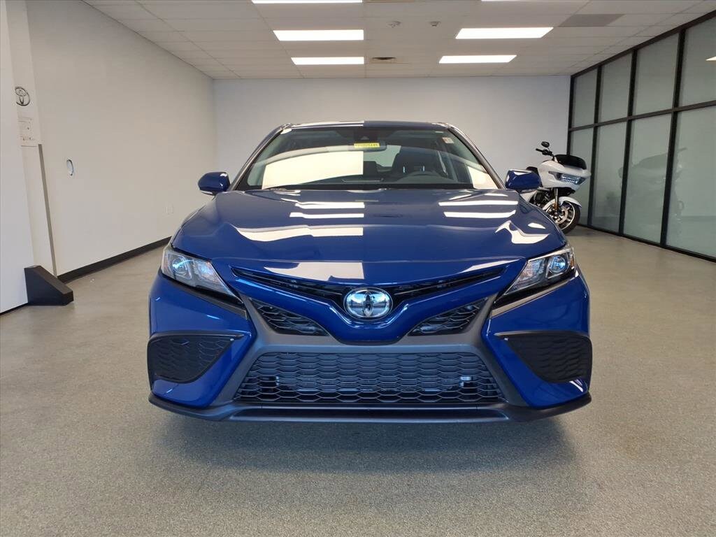 2023 Toyota Camry SE photo 2