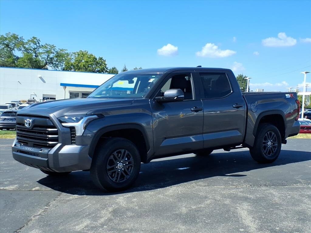 2024 Toyota Tundra SR5 photo 2