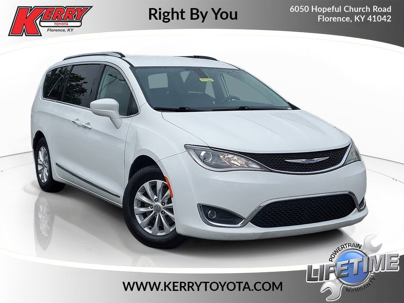 2019 Chrysler Pacifica Touring L's photo