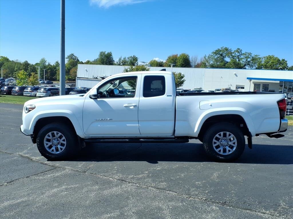2018 Toyota Tacoma SR5 photo 3