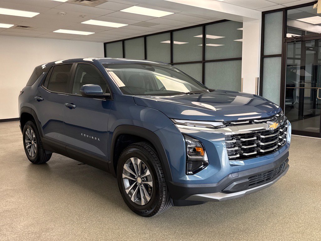 2025 Chevrolet Equinox LT photo 4