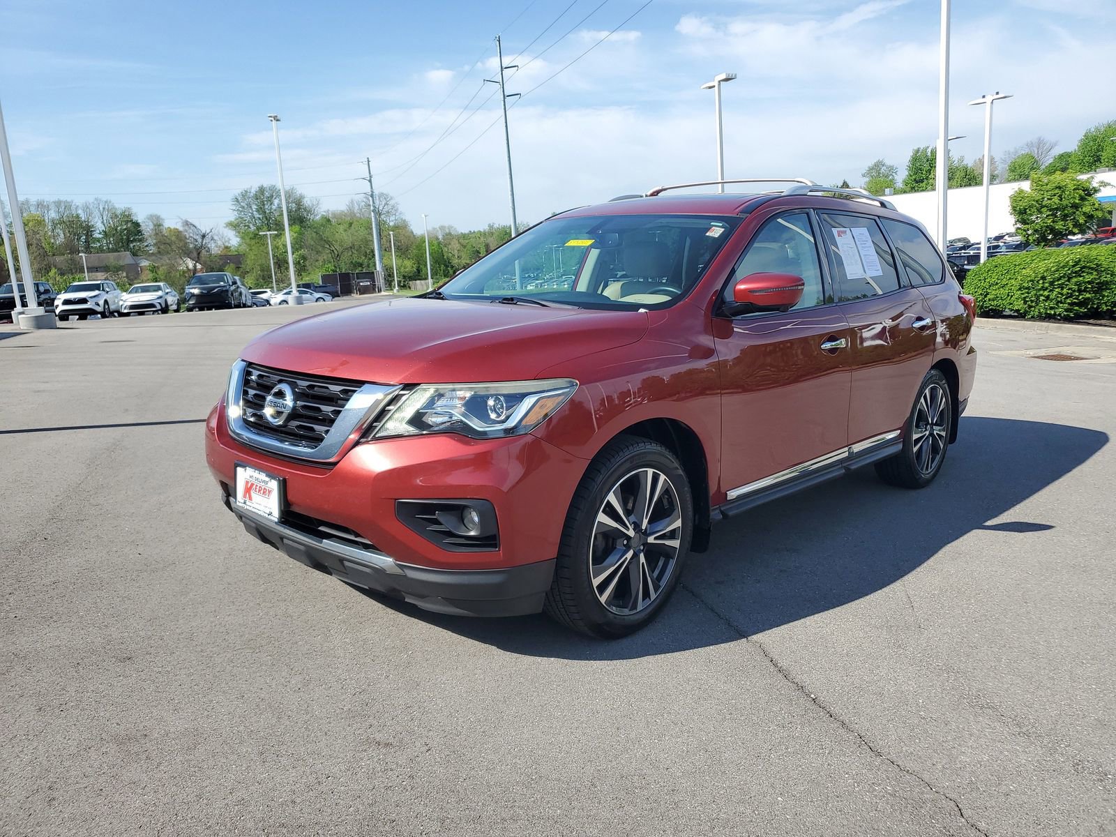 Used 2017 Nissan Pathfinder Platinum with VIN 5N1DR2MM9HC634784 for sale in Florence, KY
