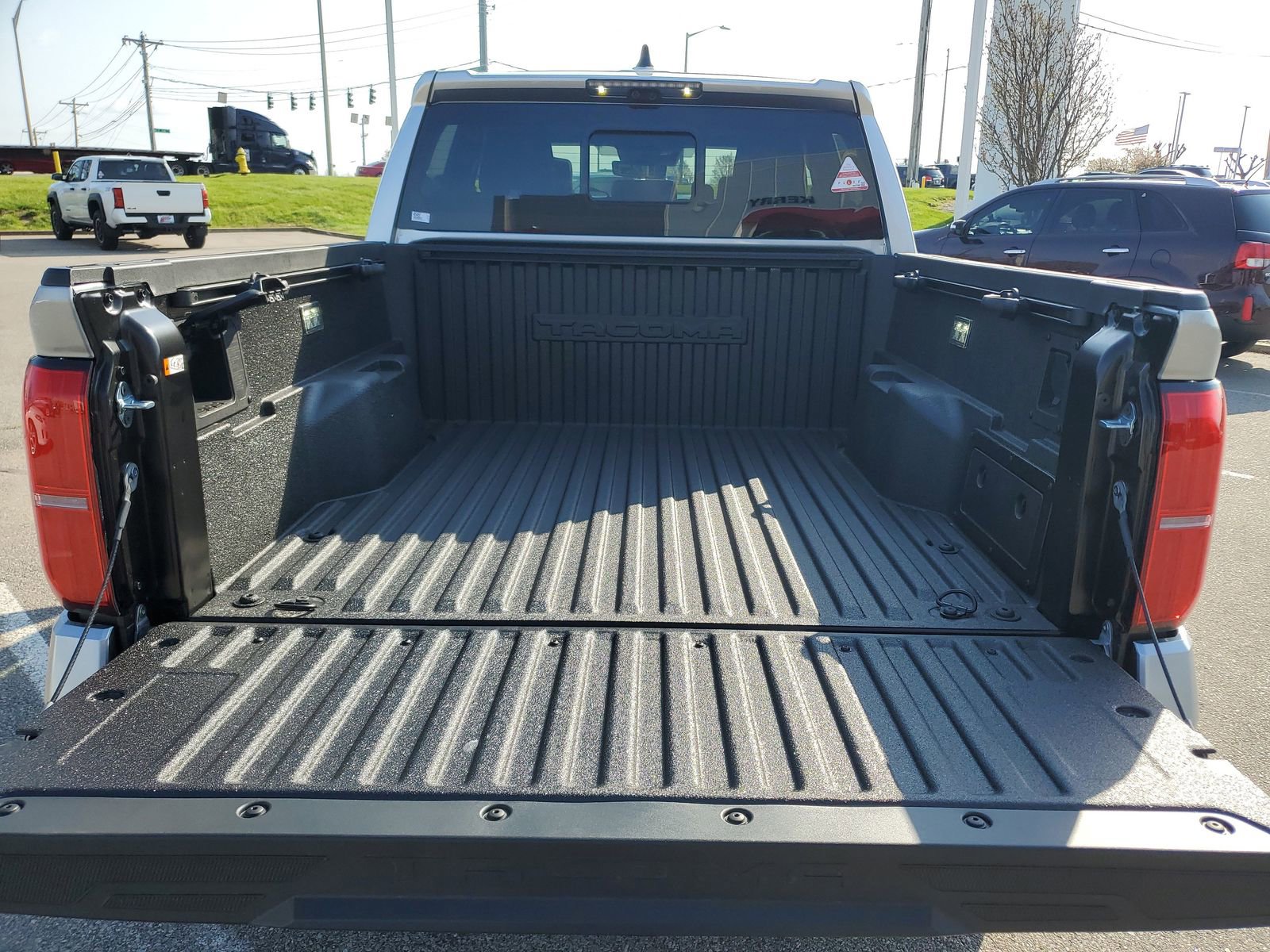 2026 Toyota Tacoma Limited - Photo 8
