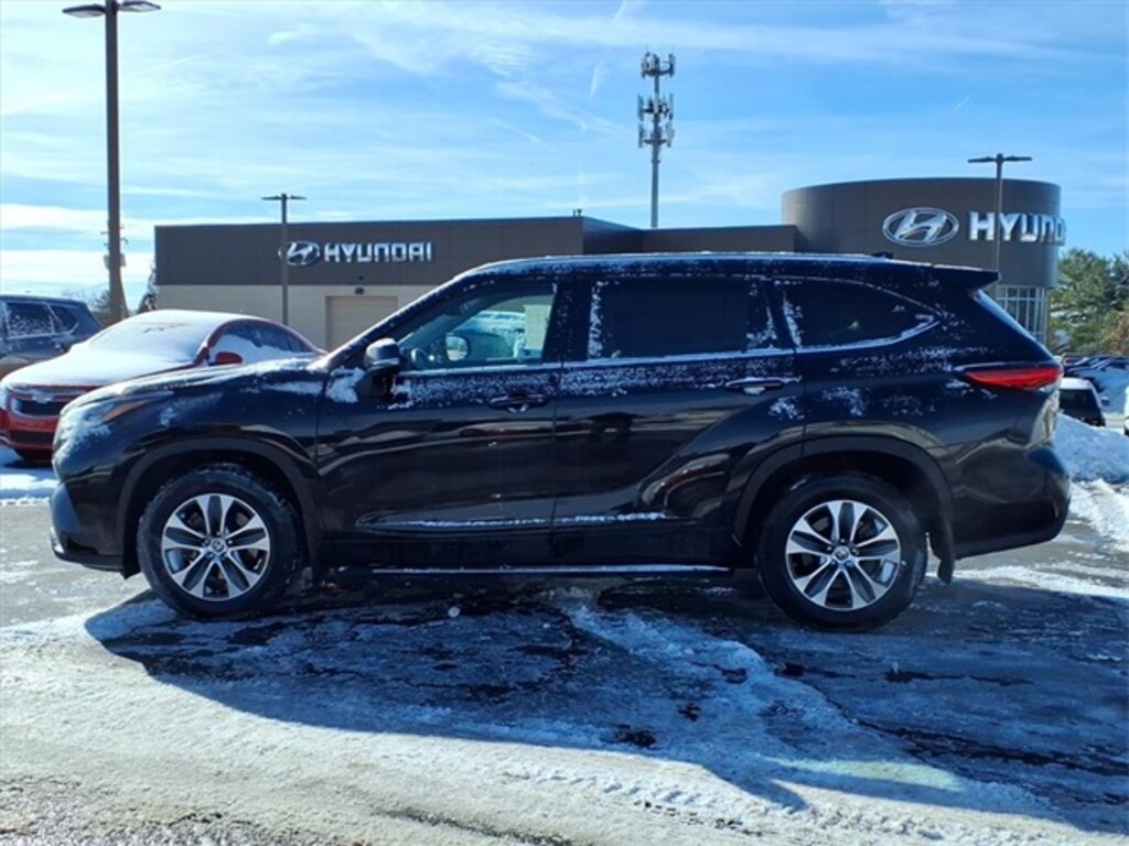 Used 2020 Toyota Highlander XLE SUV