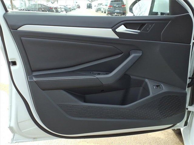 2026 Volkswagen Jetta Sport - Photo 9