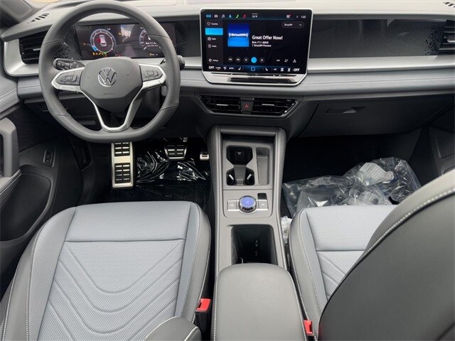 2025 Volkswagen Tiguan SE R-Line Black photo 2