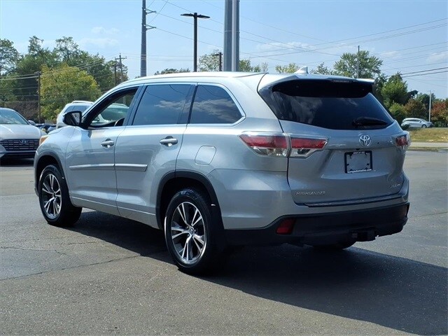2016 Toyota Highlander XLE photo 4