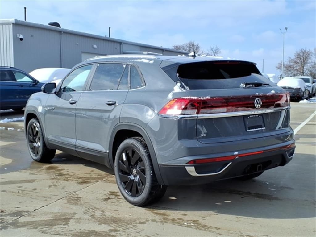 New 2026 Volkswagen Atlas Cross Sport 2.0T SE w/Technology SUV