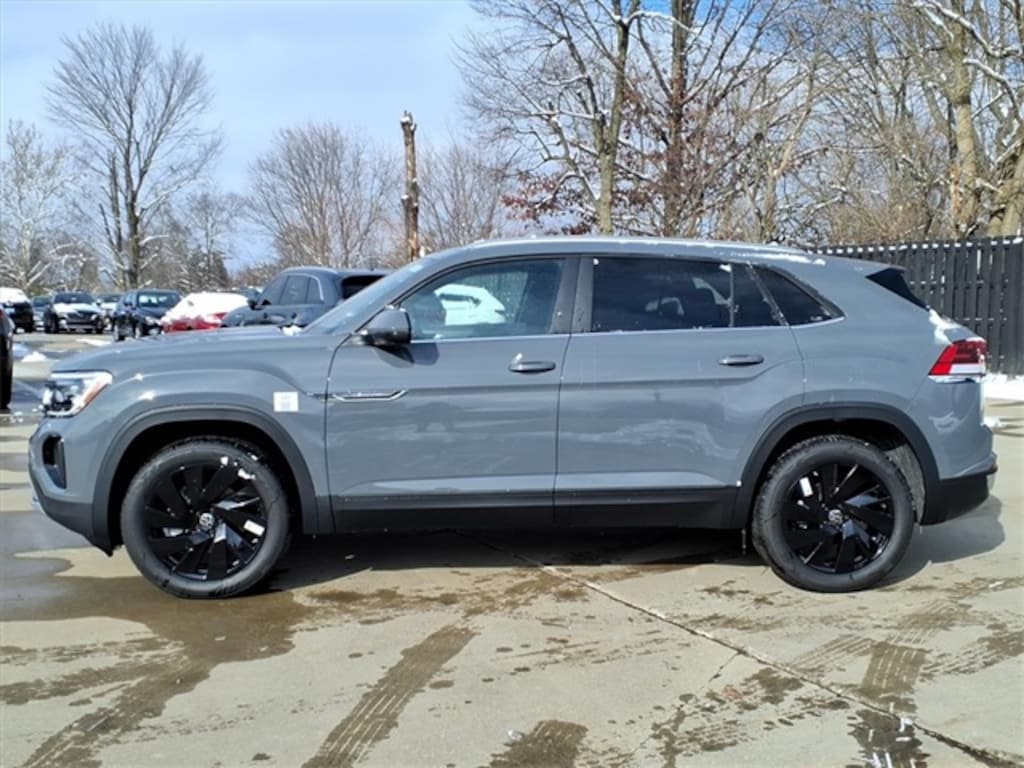 New 2026 Volkswagen Atlas Cross Sport 2.0T SE w/Technology SUV