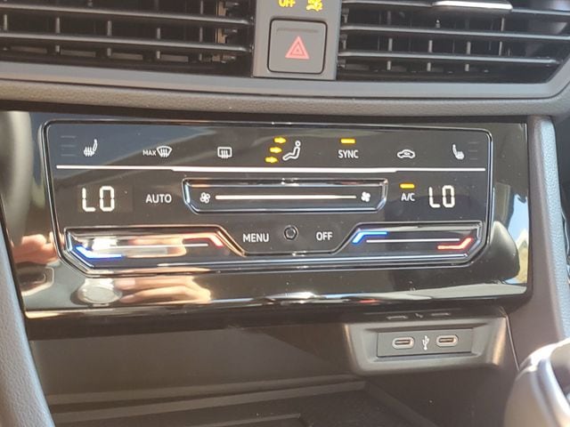 2025 Volkswagen Jetta SE - Photo 30