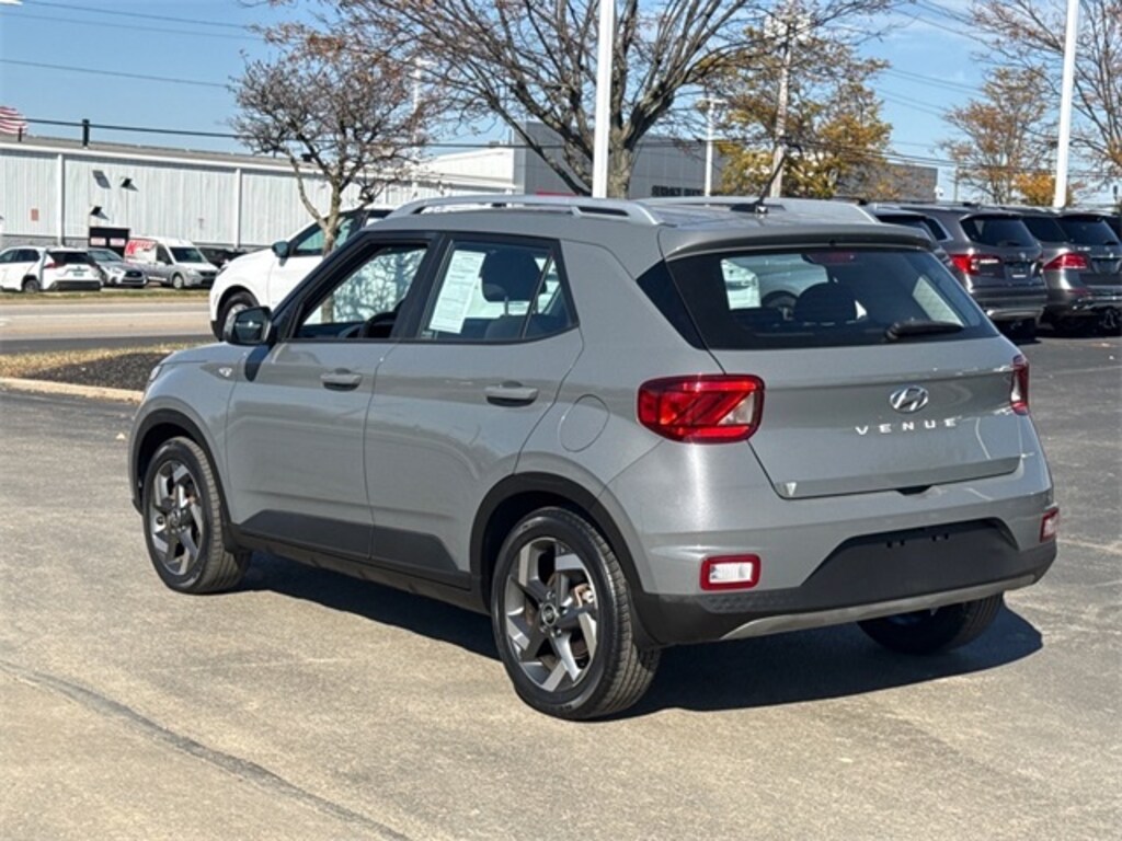Used 2023 Hyundai Venue SEL SUV