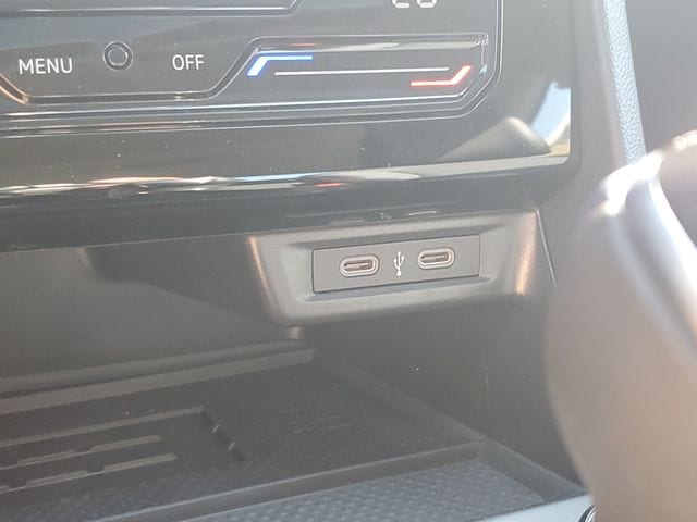 2025 Volkswagen Jetta SE - Photo 31