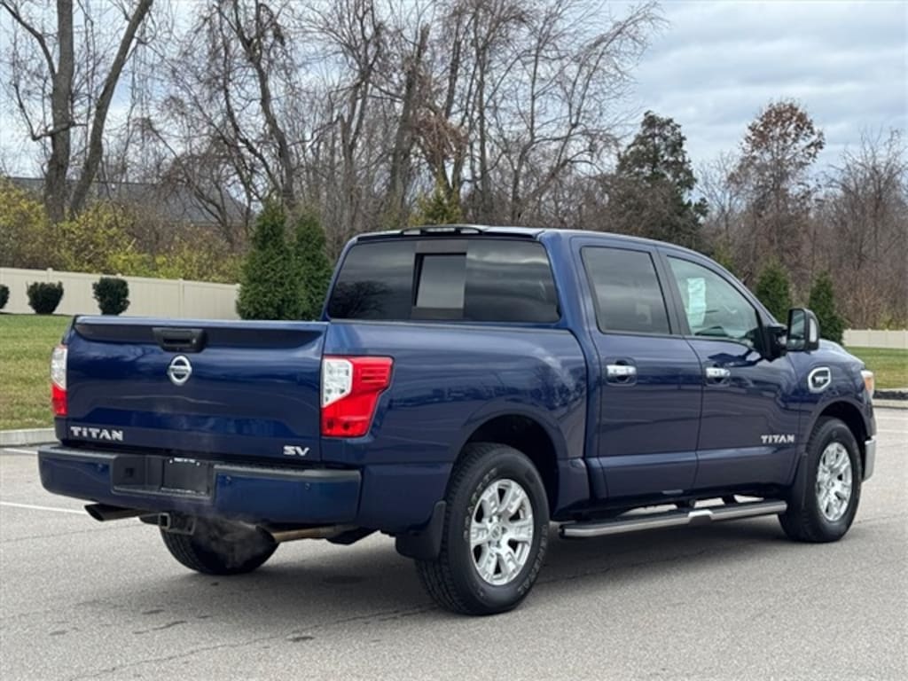 Used 2017 Nissan Titan SV Truck Crew Cab