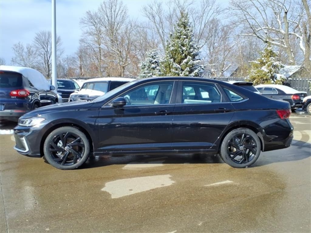 New 2025 Volkswagen Jetta 1.5T SE Sedan