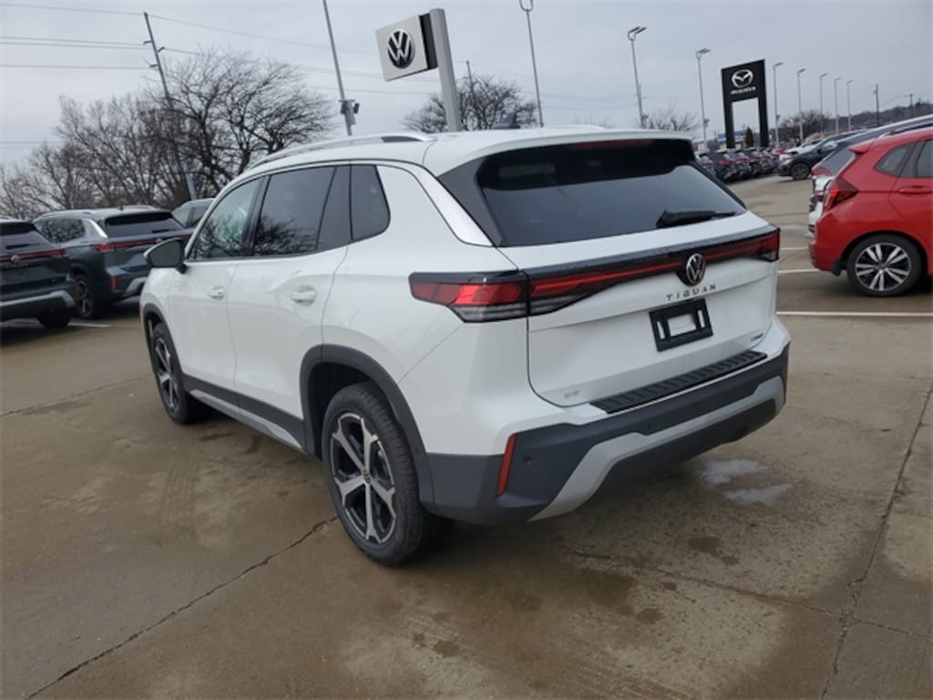 New 2026 Volkswagen Tiguan 2.0T SE SUV