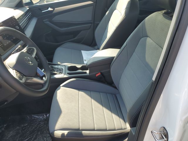 2025 Volkswagen Jetta SE - Photo 17