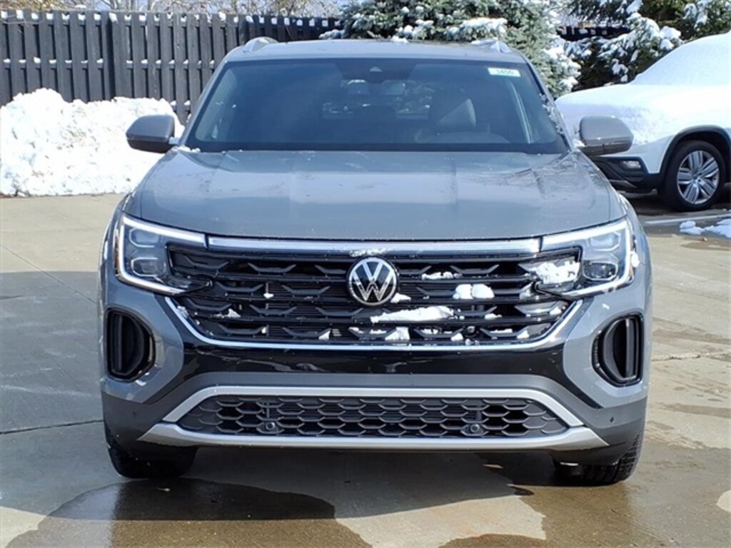 New 2026 Volkswagen Atlas Cross Sport 2.0T SE w/Technology SUV