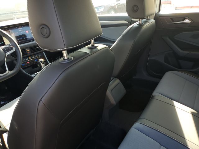 2025 Volkswagen Jetta SE - Photo 14