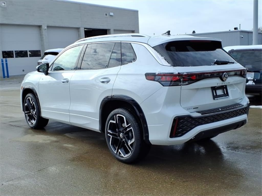 New 2026 Volkswagen Tiguan 2.0T SEL R-Line SUV