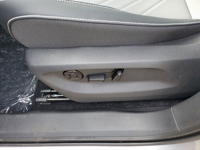 2026 Volkswagen Tiguan SE - Photo 17