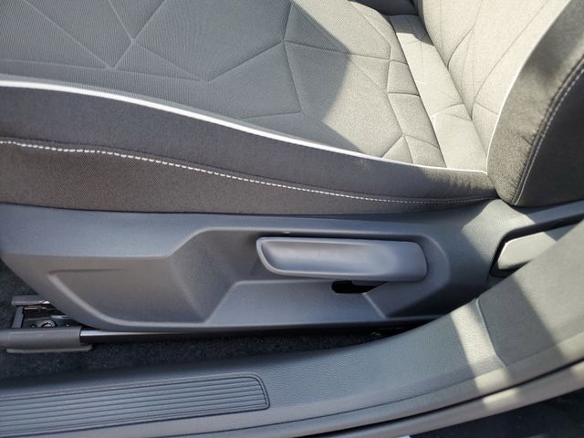 2026 Volkswagen Jetta Sport - Photo 17