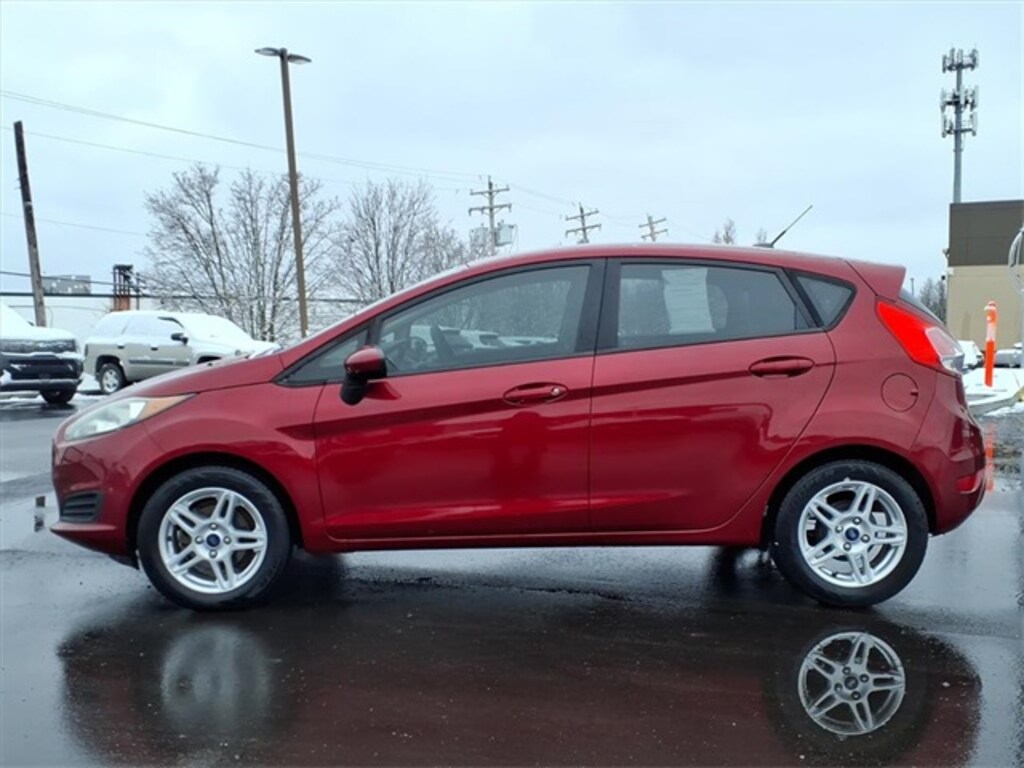 Used 2017 Ford Fiesta SE Hatchback