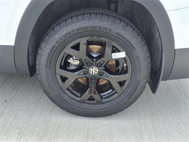 2025 Volkswagen Atlas Peak Edition SE photo 4