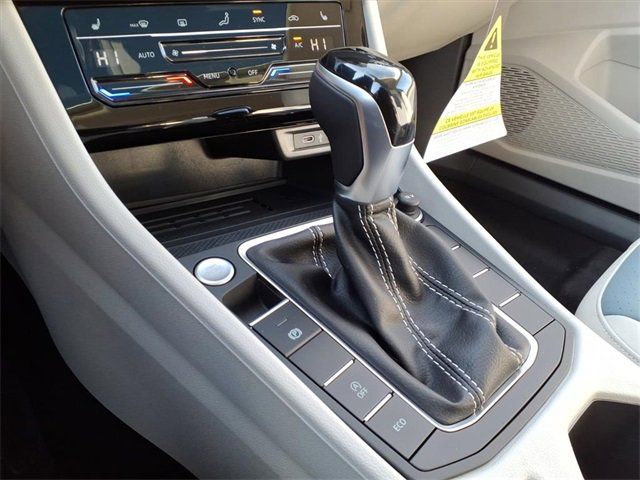 2026 Volkswagen Jetta SE - Photo 14