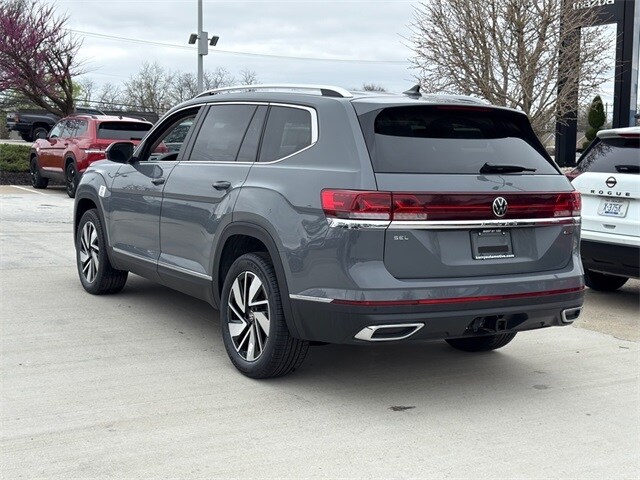 2025 Volkswagen Atlas SEL photo 4