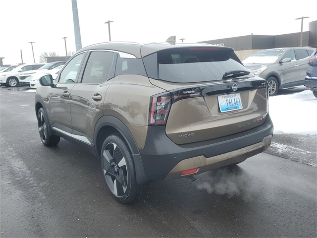 Used 2025 Nissan Kicks SR SUV