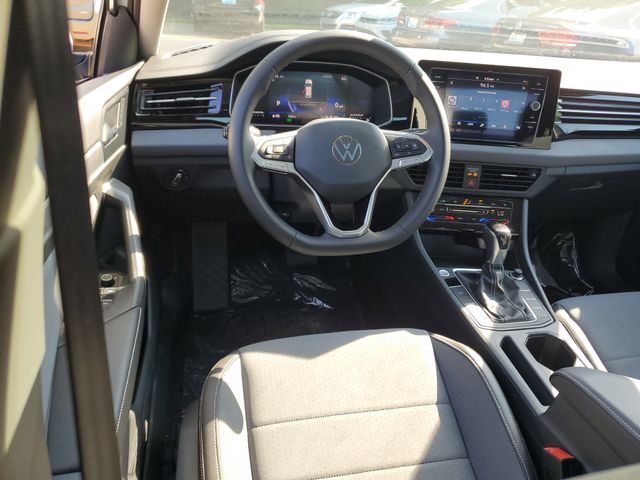 2025 Volkswagen Jetta SE - Photo 11