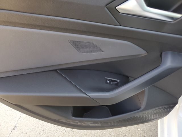2025 Volkswagen Jetta SE - Photo 16