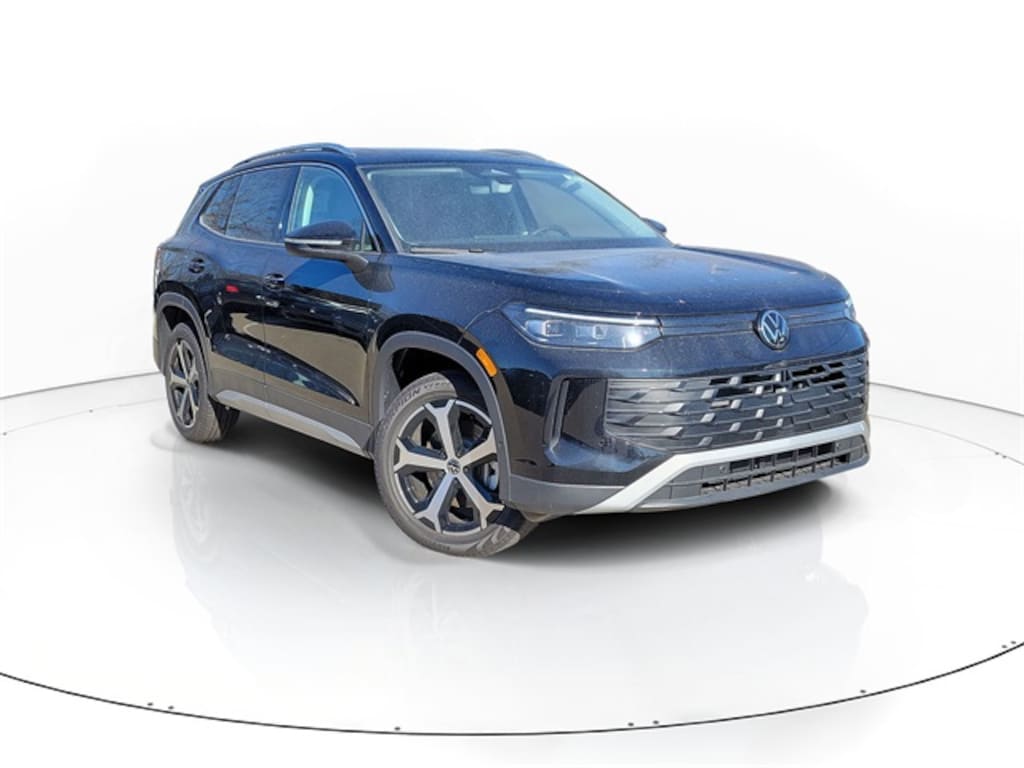 New 2025 Volkswagen Tiguan 2.0T SE SUV