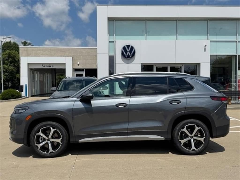 New 2025 Volkswagen Tiguan 2.0T SE SUV