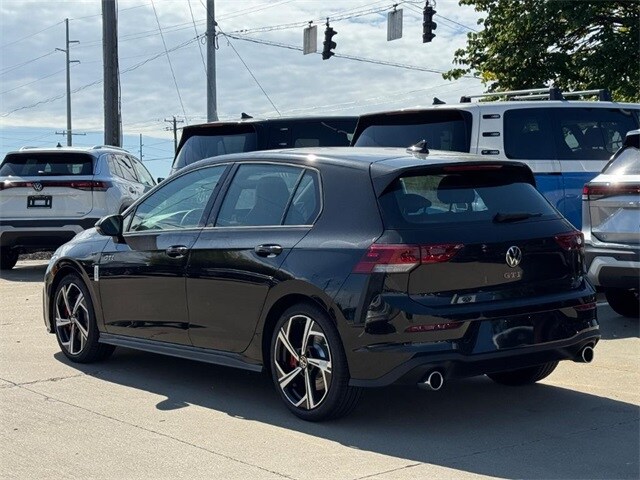 2025 Volkswagen Golf GTI SE photo 3