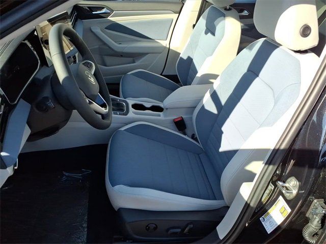 2026 Volkswagen Jetta SE - Photo 10