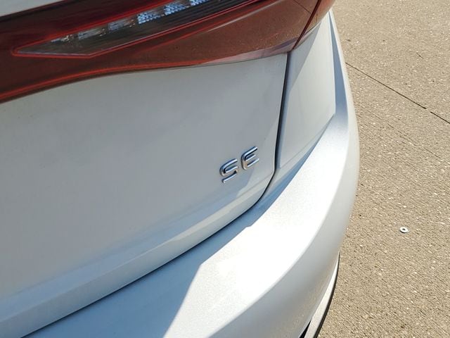 2025 Volkswagen Jetta SE - Photo 8
