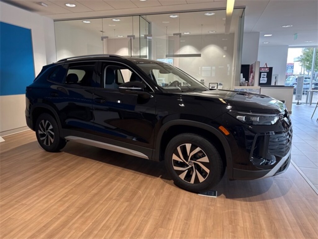 New 2025 Volkswagen Tiguan 2.0T S SUV