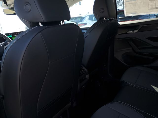 2026 Volkswagen Tiguan SE - Photo 14