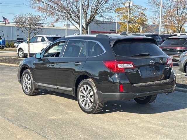 2017 Subaru Outback 3.6R Touring photo 3
