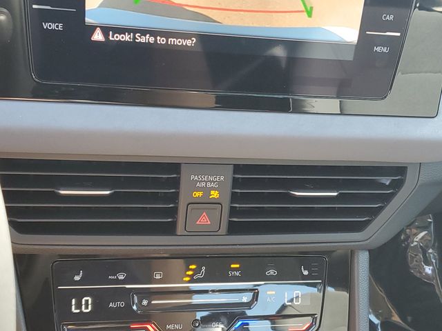 2025 Volkswagen Jetta SE - Photo 29