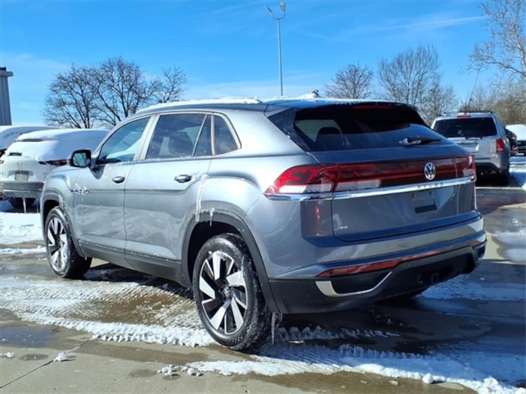 Certified 2024 Volkswagen Atlas Cross Sport 2.0T SE w/Technology SUV