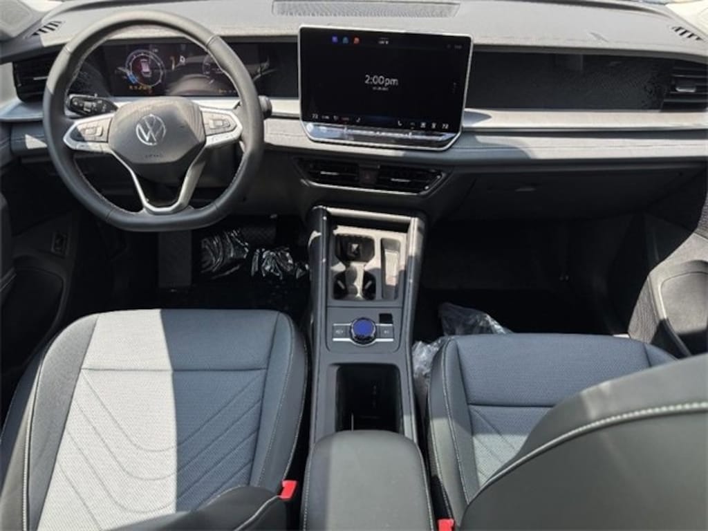 New 2025 Volkswagen Tiguan 2.0T SE SUV