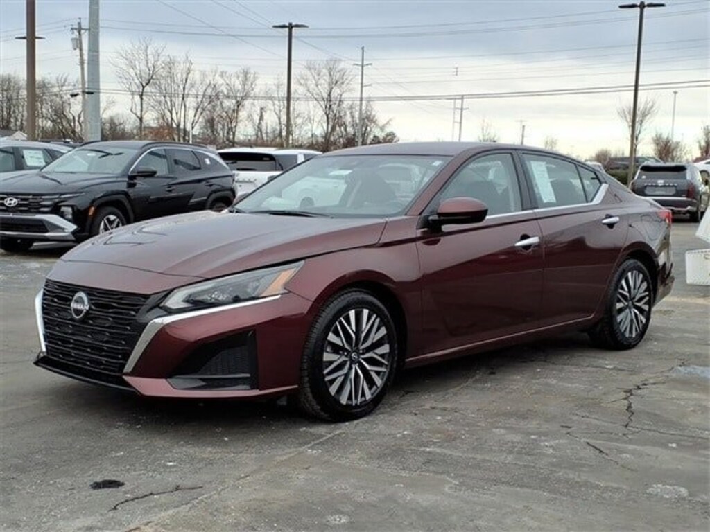 Used 2023 Nissan Altima 2.5 SV Sedan