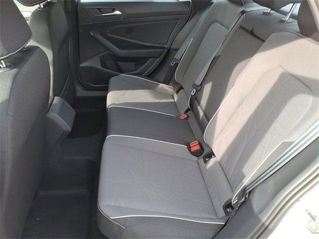 2026 Volkswagen Jetta Sport - Photo 8