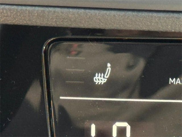 2025 Volkswagen Jetta SE - Photo 12